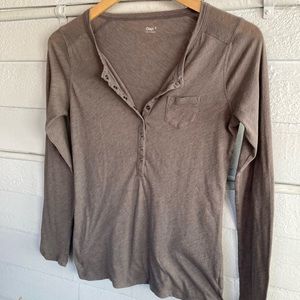 GAP gray henley long sleeve top, small shirt